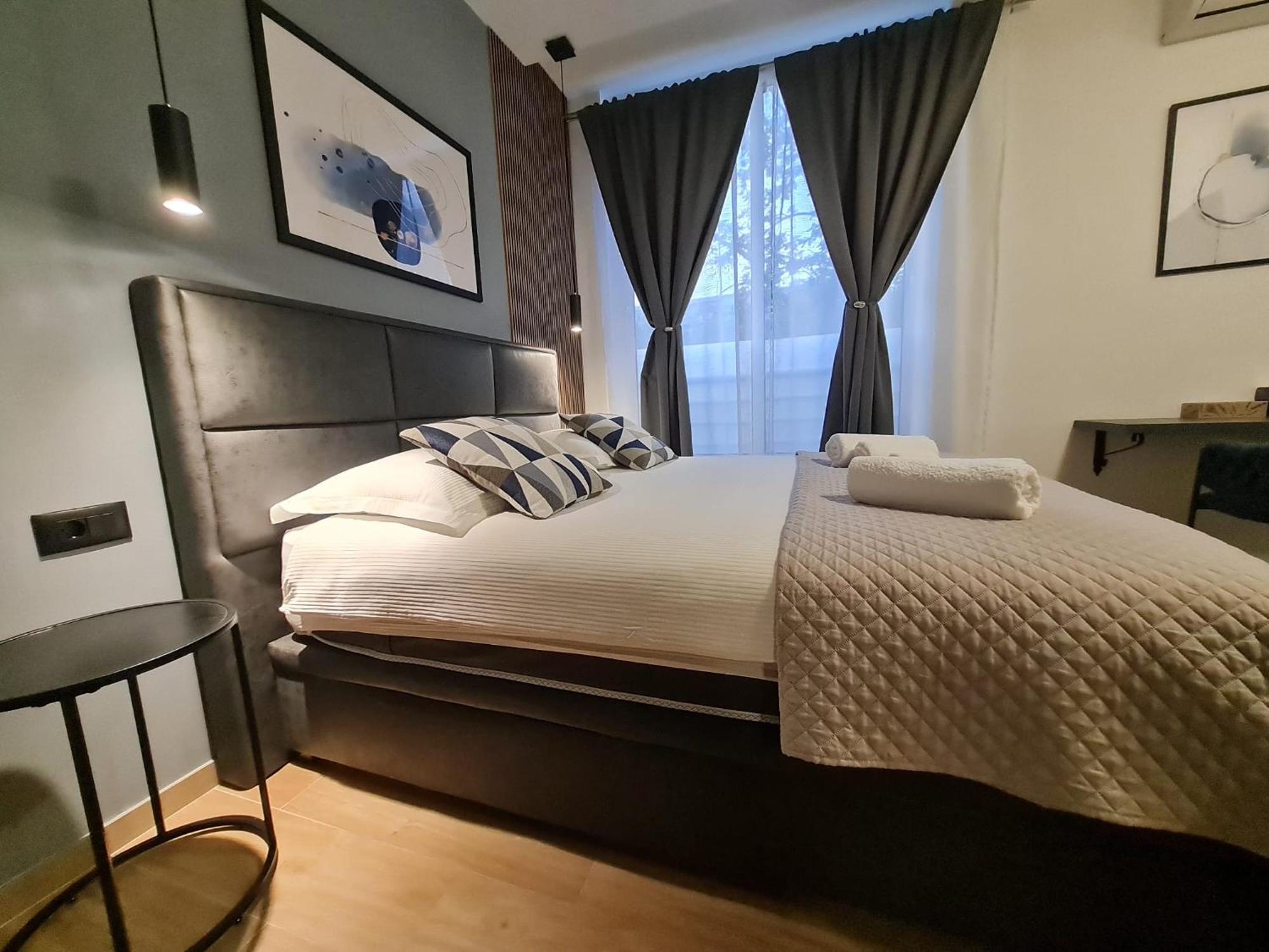 Apartment Lux 303 *